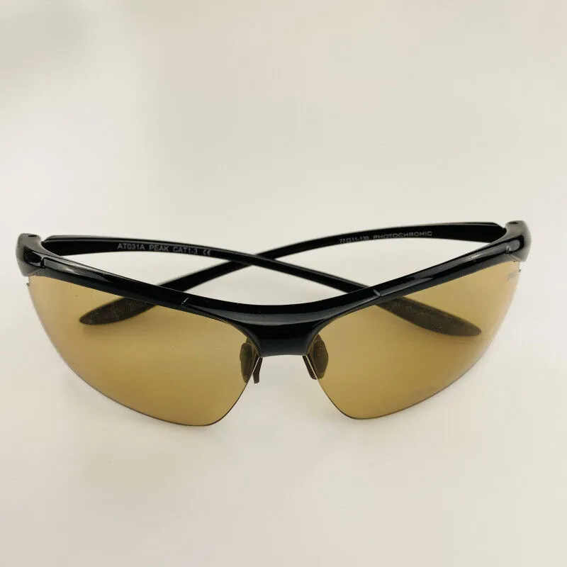 R2 Peak - Second Hand Sunglasses - Black - One Size | Hardloop